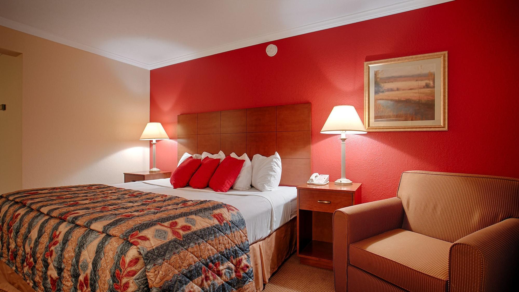 Magnuson Grand Pioneer Inn And Suites Escanaba Buitenkant foto