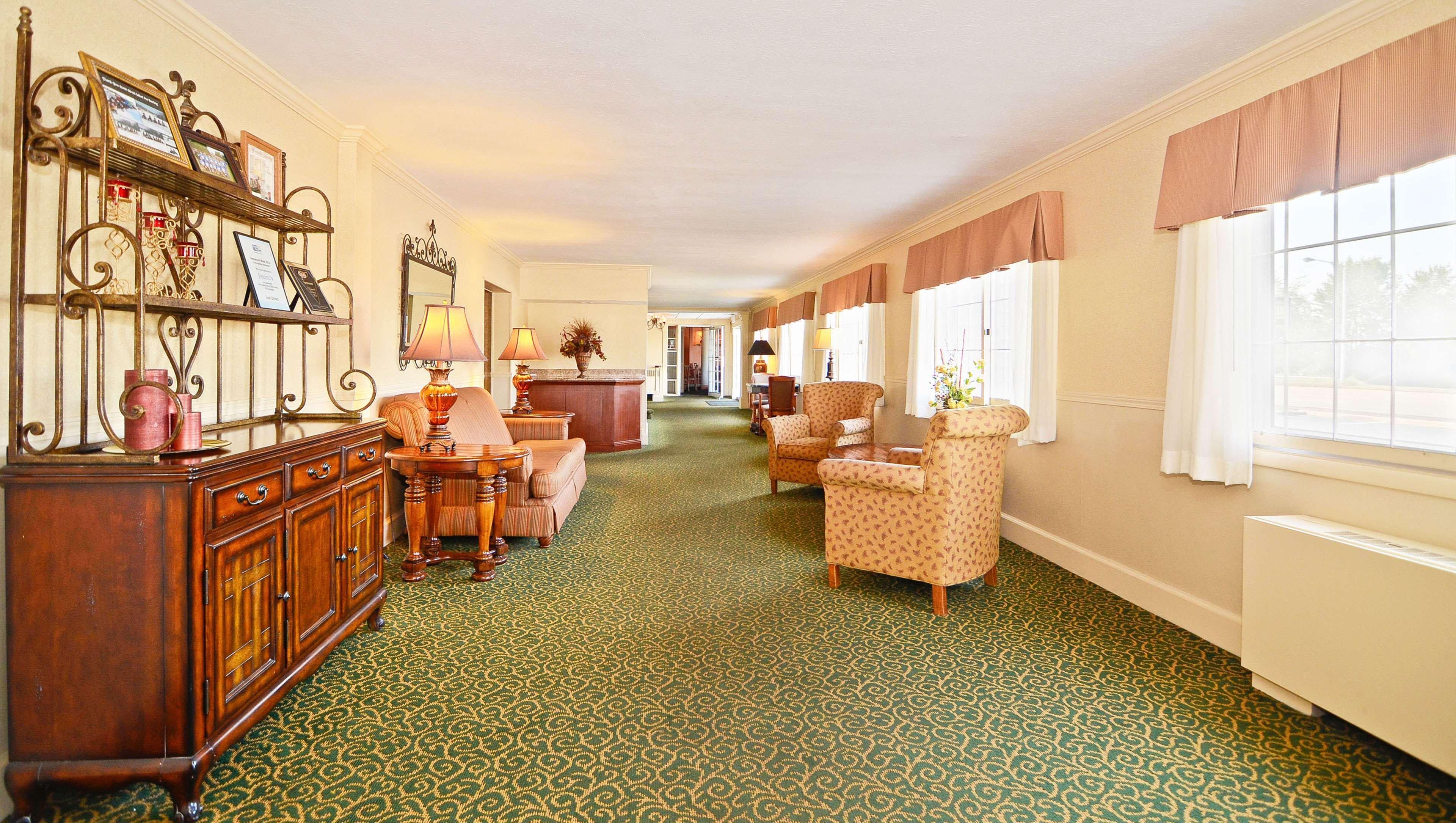 Magnuson Grand Pioneer Inn And Suites Escanaba Buitenkant foto