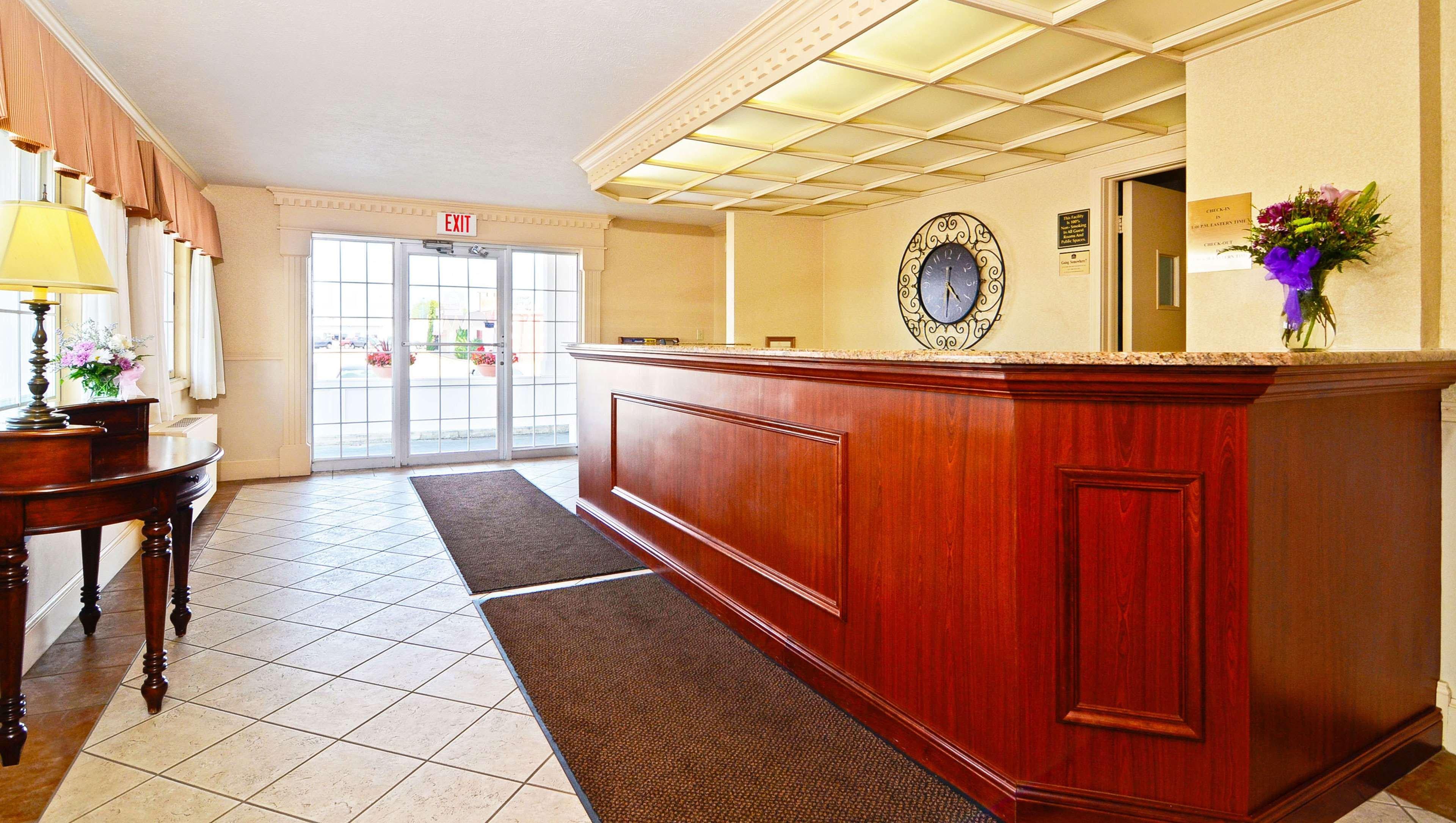 Magnuson Grand Pioneer Inn And Suites Escanaba Buitenkant foto
