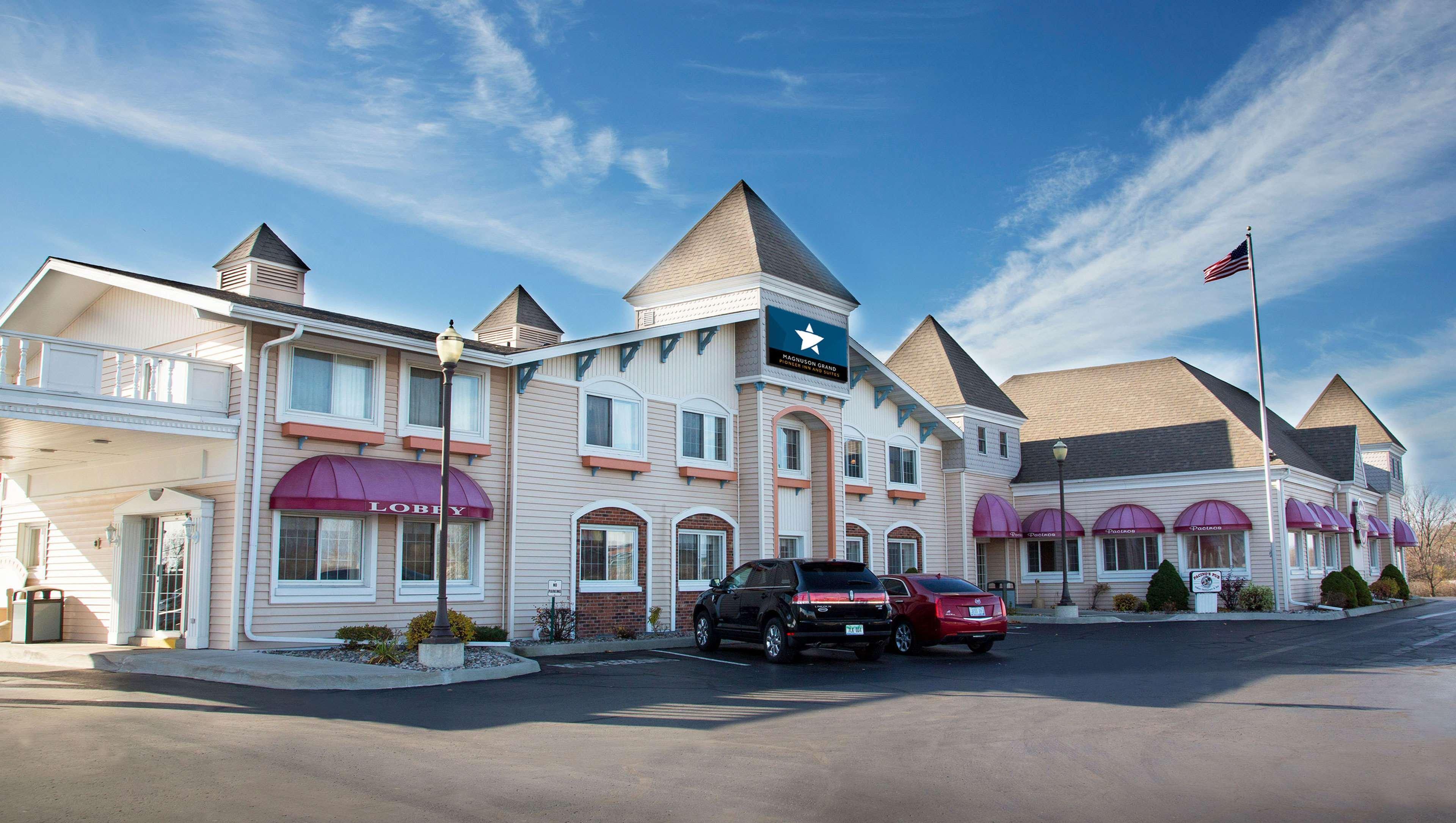 Magnuson Grand Pioneer Inn And Suites Escanaba Buitenkant foto