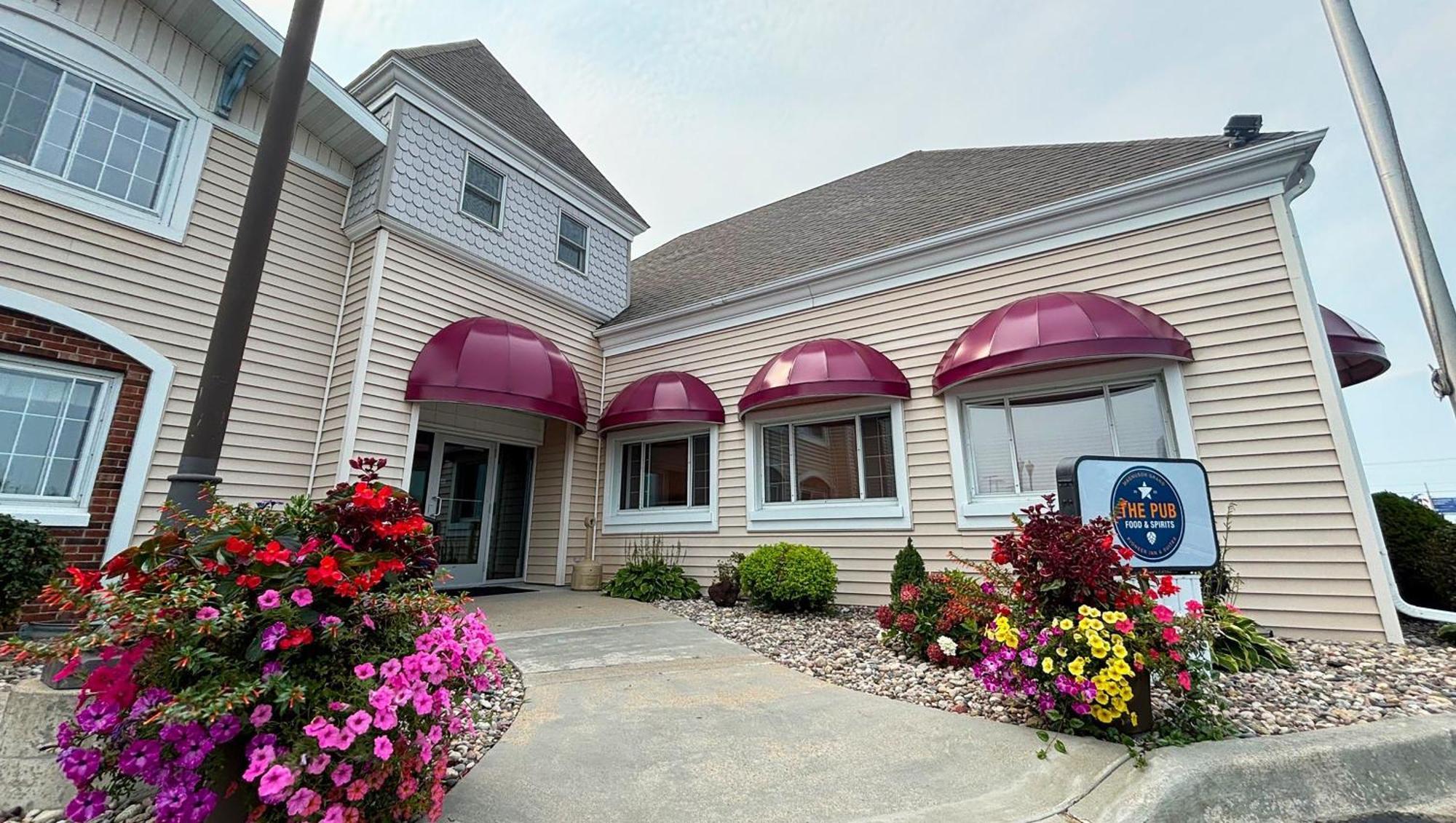 Magnuson Grand Pioneer Inn And Suites Escanaba Buitenkant foto