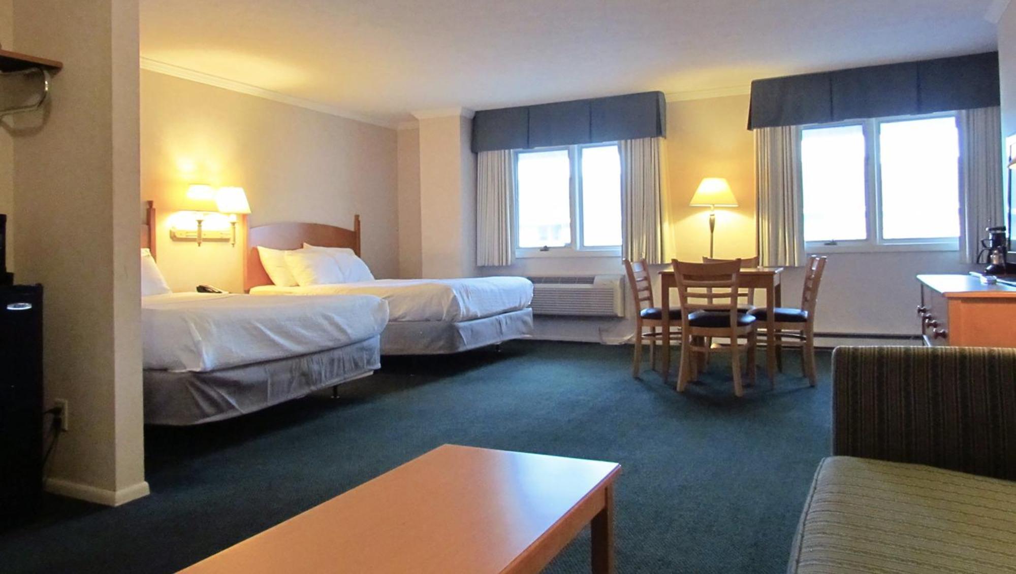 Magnuson Grand Pioneer Inn And Suites Escanaba Buitenkant foto
