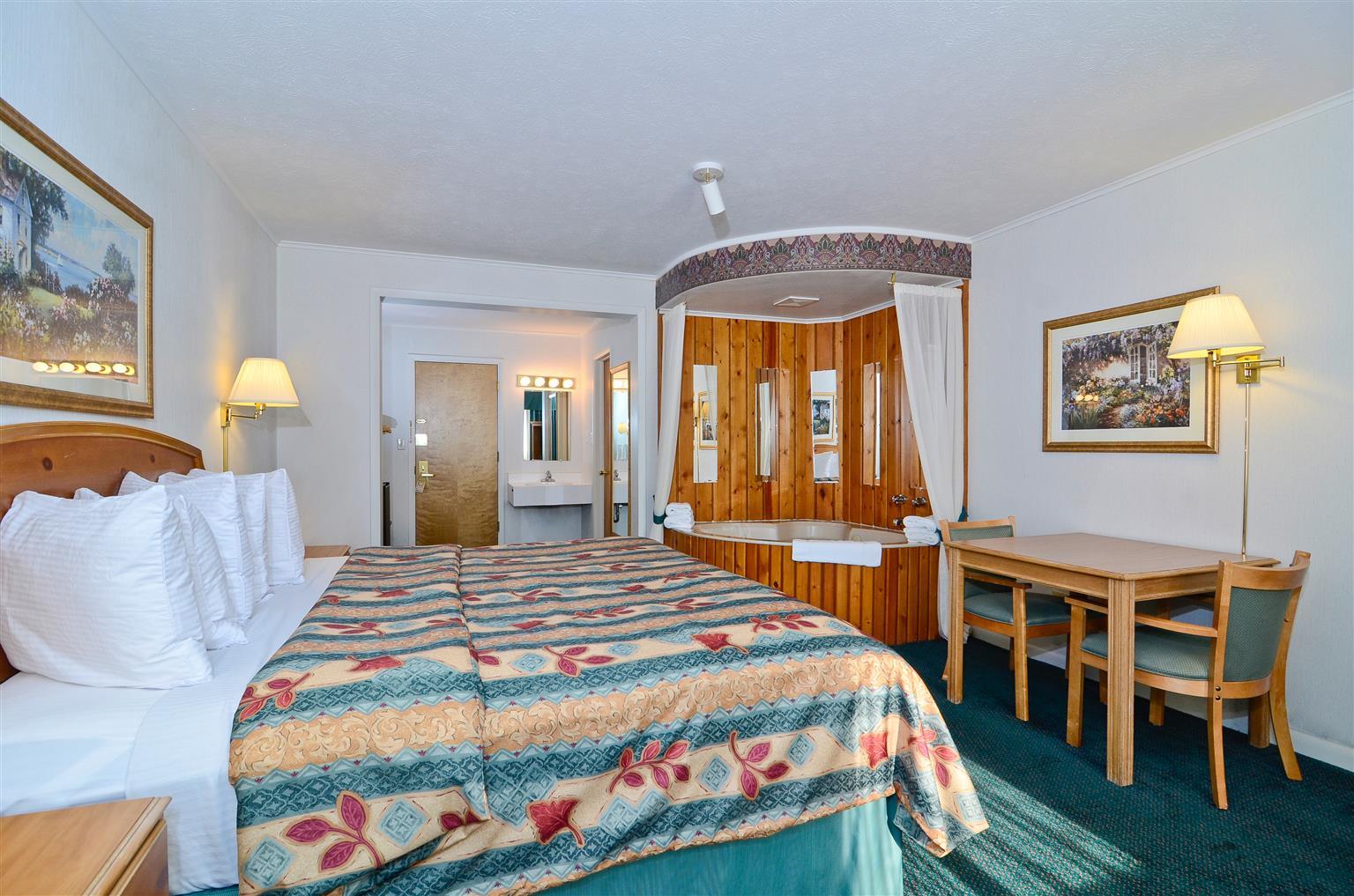 Magnuson Grand Pioneer Inn And Suites Escanaba Buitenkant foto